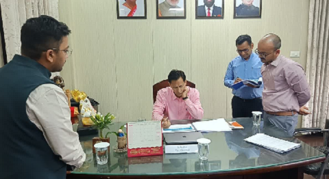 जिला विकास प्राधिकरण में औचक जांच, आयुक्त दीपक रावत ने दिए सख्त निर्देश..