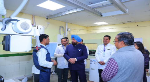 दो दिवसीय पौड़ी दौरे पर राज्यपाल, अस्पताल और पुस्तकालय का किया निरीक्षण..