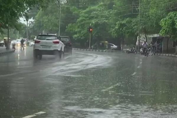 उत्तराखंड में बदला मौसम का मिजाज: बारिश-बर्फबारी से ठंड बढ़ी, कई जिलों में अलर्ट जारी