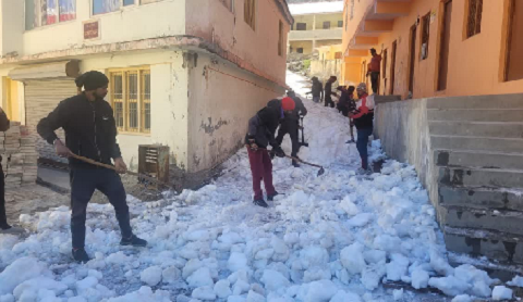 बद्रीनाथ यात्रा को लेकर अलर्ट प्रशासन, धाम में पहुंचा 50 सदस्यीय दल..