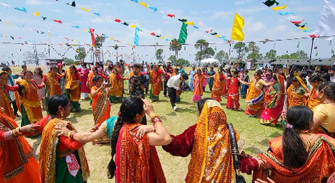 ‘जात्रा द कसार फेस्टिवल ‘ में संस्कृति और रोमांच का संगम, पैराग्लाइडिंग बनी मुख्य आकर्षण..