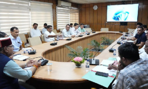 बारिश से पहले व्यवस्थाएं दुरुस्त करने के निर्देश, मंत्री खजान दास ने ली बैठक..