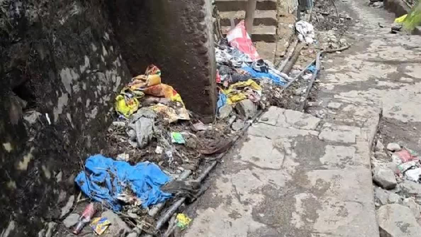 गौरीकुंड में बिगड़ी सफाई व्यवस्था, कूड़े से जाम नालियां और गंदगी से लोग परेशान..
