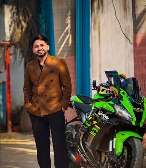 बाइक की डिलीवरी लेकर निकला था Aashu UK Rider, रास्ते में हुआ दर्दनाक हादसा..