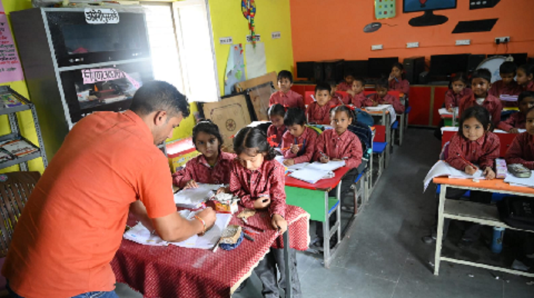 स्मार्ट बोर्ड से खेल मैदान तक, ढुंगीधार स्कूल में बच्चों को मिल रहा सीखने का नया मंच..