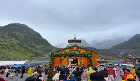 मौसम साफ होते ही केदारनाथ यात्रा हुई तेज, हर गतिविधि पर कर्मचारियों की 24 घंटे नजर..