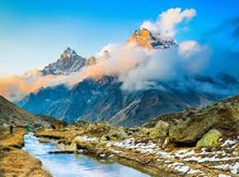 उत्तराखंड के इन टूरिस्ट स्पॉट्स पर हर मौसम में उमड़ते हैं पर्यटक, जानिए क्या है खास..